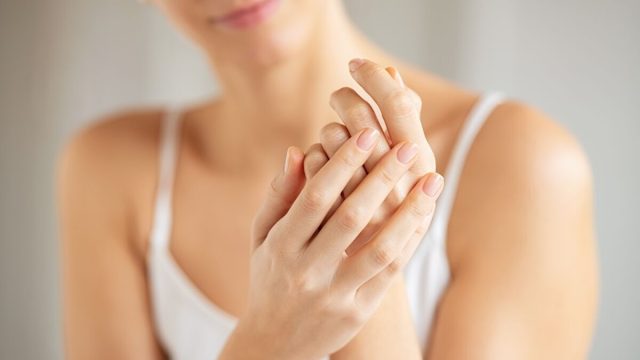 Ellerinizdeki lekelerden kurtulmanın etkili çözümleri